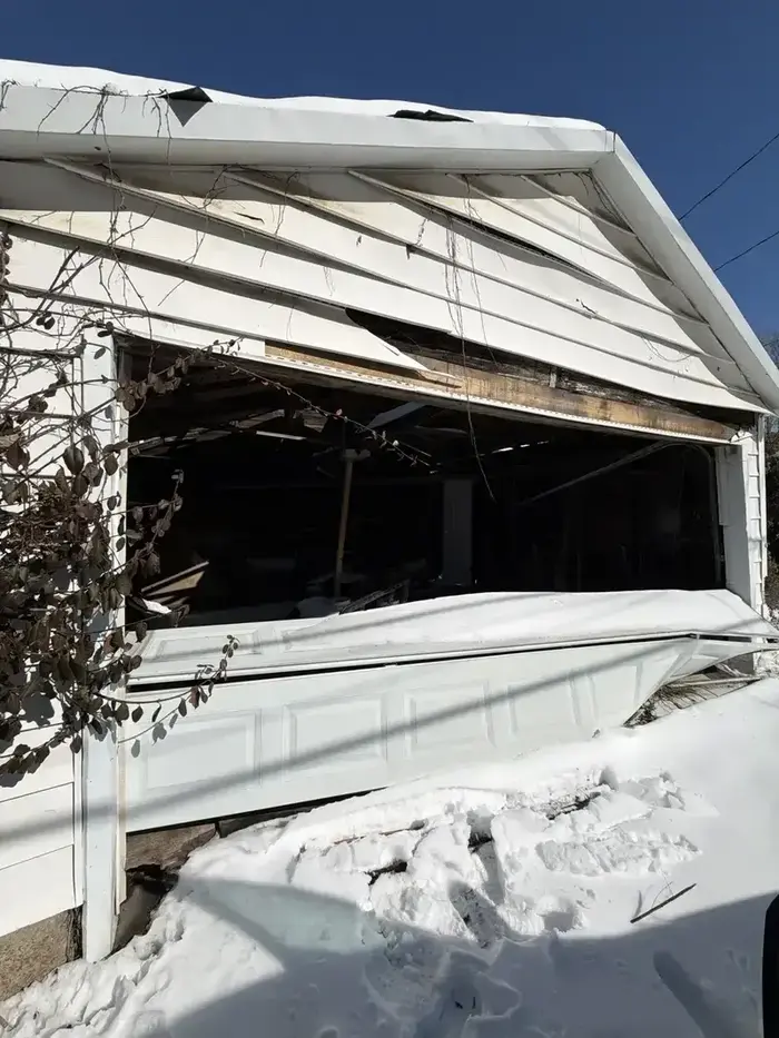 Snow Damage Emergency — High Ridge, MO